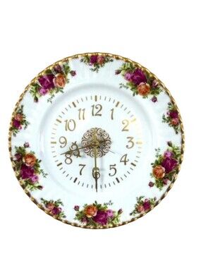 Clock Royal Albert Old Country Roses Dinner Plate 1970s English Factory Made